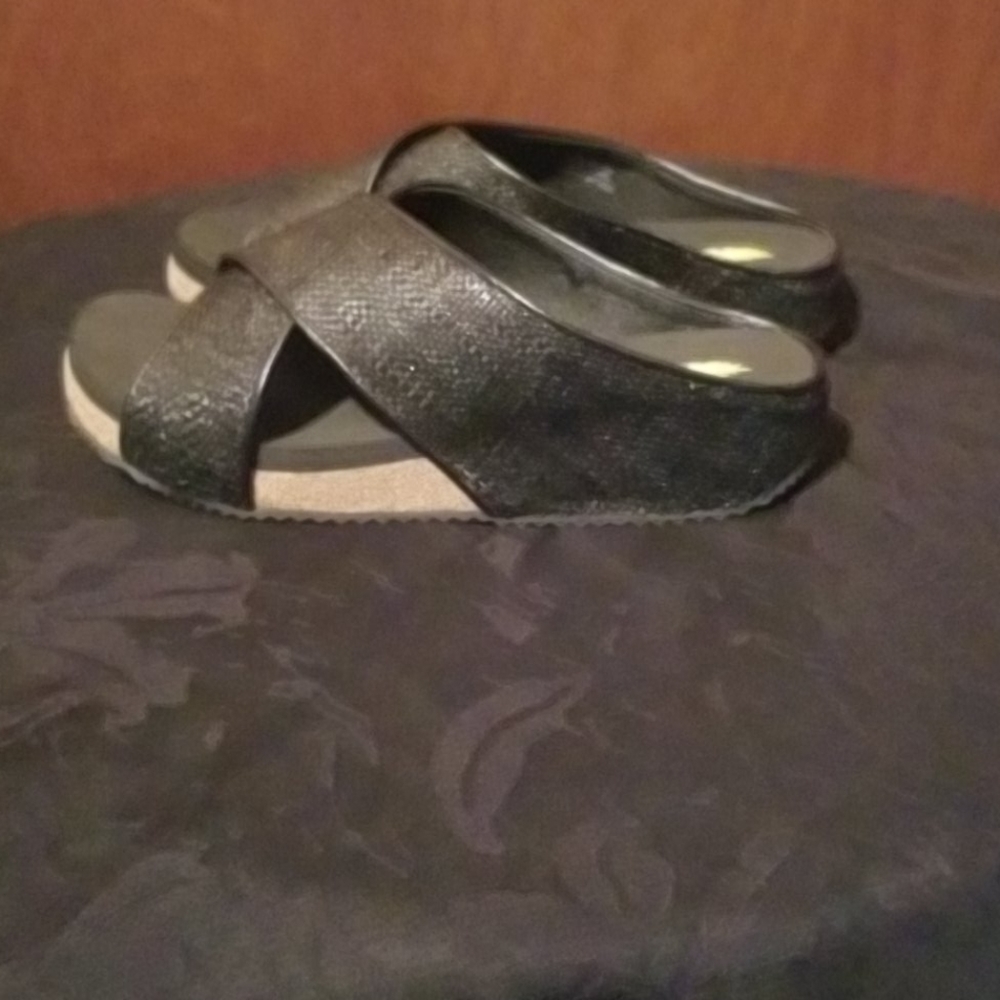 Voltalie Black Flip  Flops